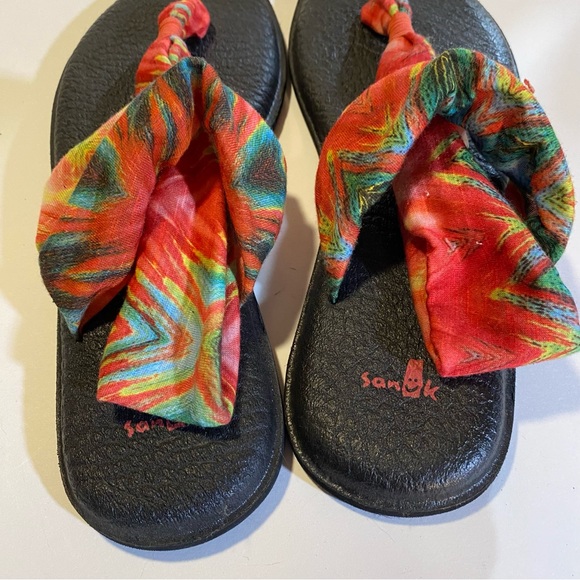 Sanuk yoga mat sling 2, size 11 tropical floral pattern, GUC see defect on sole - Picture 6 of 7